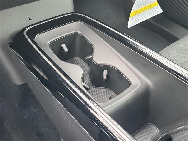Photo of 2025 Opal White Pearl W / Black Roof Volkswagen ID.4