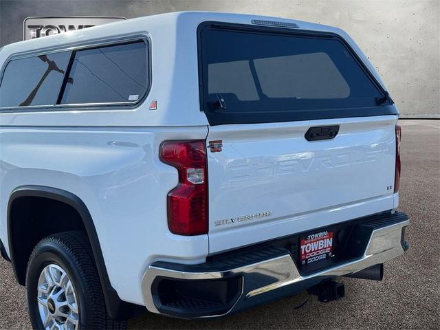 Photo of 2022 Summit White Chevrolet Silverado 2500