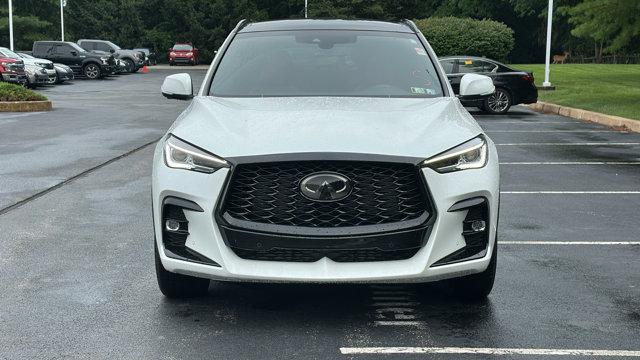 Photo of 2025 Radiant White INFINITI QX50
