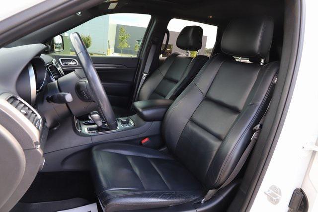 Photo of 2020 Bright White Clearcoat Jeep Grand Cherokee