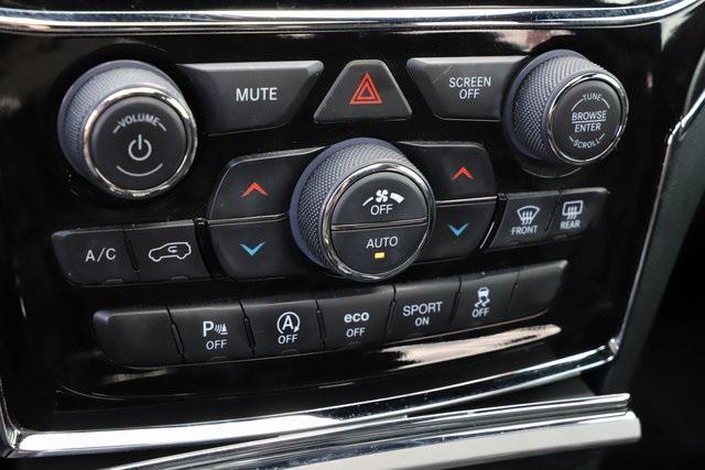 Photo of 2020 Bright White Clearcoat Jeep Grand Cherokee