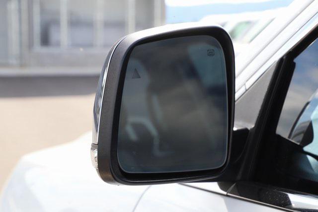 Photo of 2020 Bright White Clearcoat Jeep Grand Cherokee