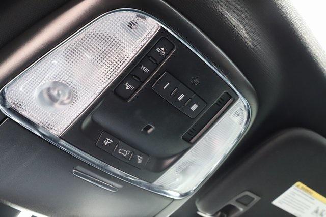Photo of 2020 Bright White Clearcoat Jeep Grand Cherokee
