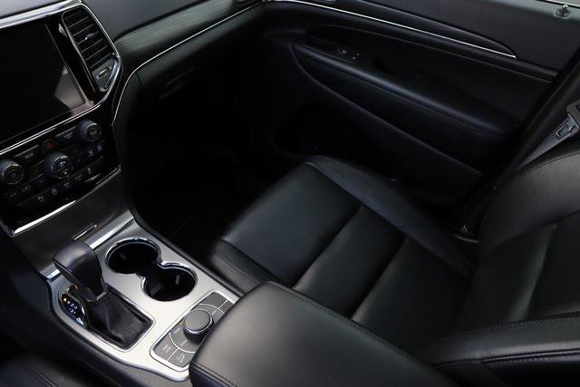 Photo of 2020 Bright White Clearcoat Jeep Grand Cherokee