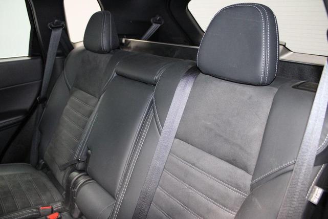 Photo of 2023 Labrador Black Pearl Mitsubishi Outlander