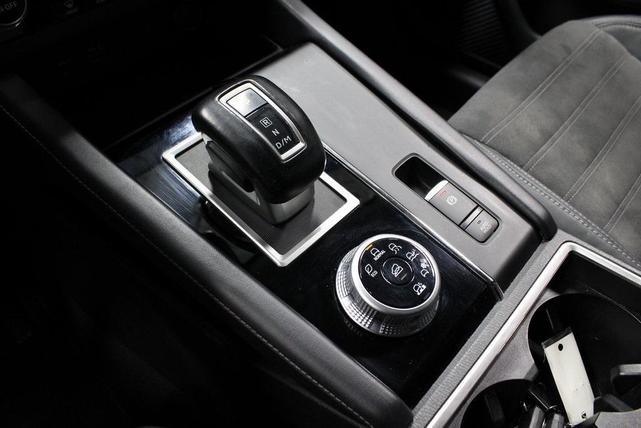 Photo of 2023 Labrador Black Pearl Mitsubishi Outlander