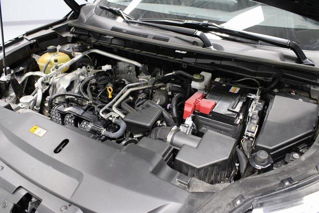 Photo of 2023 Labrador Black Pearl Mitsubishi Outlander