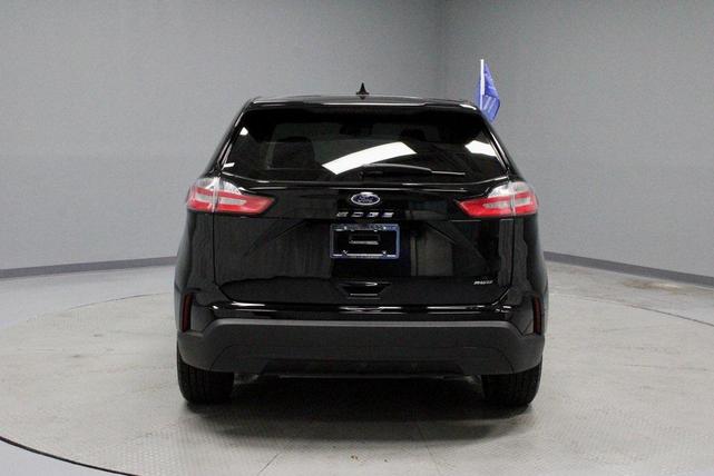 Photo of 2024 Agate Black Metallic Ford Edge
