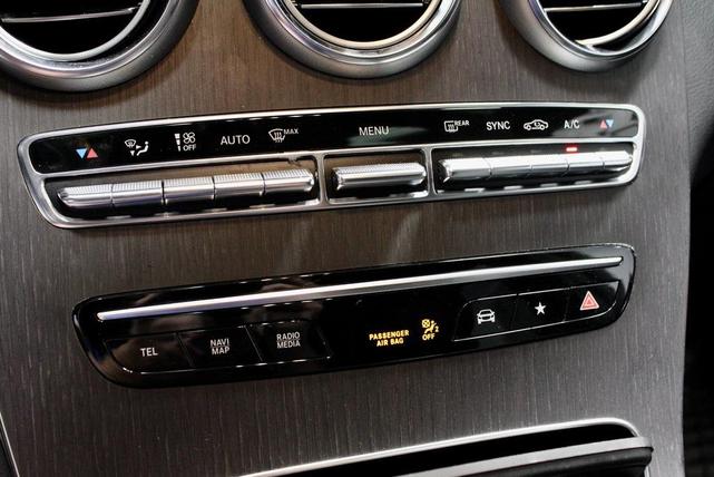 Photo of 2022 Black Mercedes-Benz GLC 300