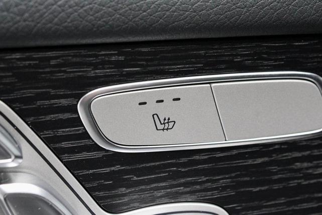 Photo of 2022 Black Mercedes-Benz GLC 300