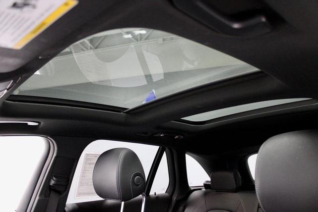 Photo of 2022 Black Mercedes-Benz GLC 300
