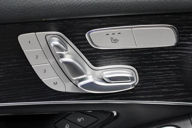 Photo of 2022 Black Mercedes-Benz GLC 300