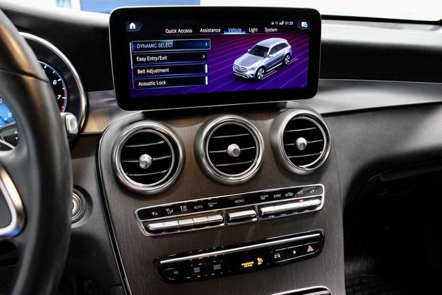 Photo of 2022 Black Mercedes-Benz GLC 300