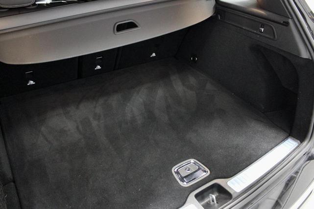 Photo of 2022 Black Mercedes-Benz GLC 300