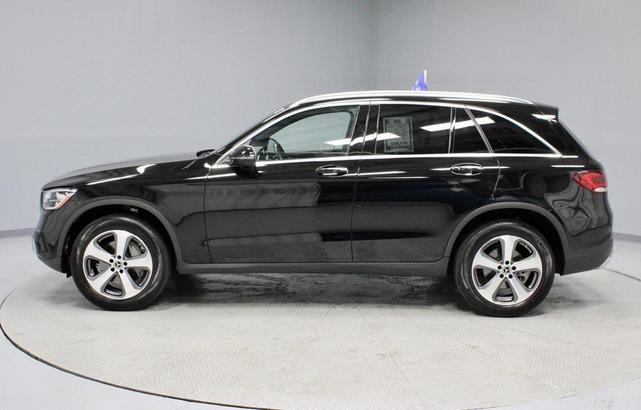 Photo of 2022 Black Mercedes-Benz GLC 300