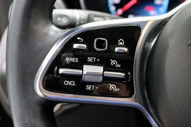 Photo of 2022 Black Mercedes-Benz GLC 300