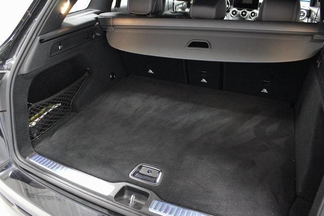 Photo of 2022 Black Mercedes-Benz GLC 300