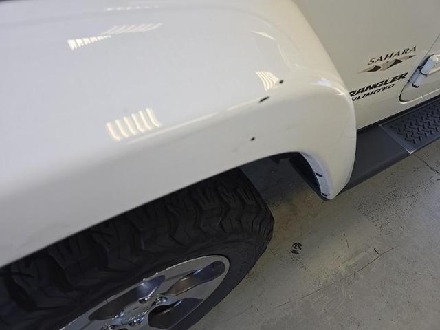 Photo of 2016 Bright White Clearcoat Jeep Wrangler Unlimited