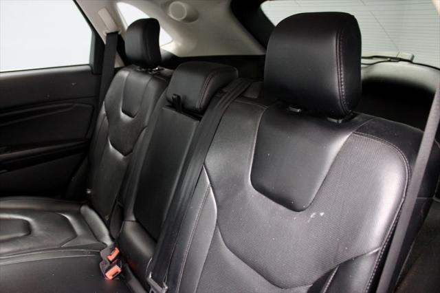 Photo of 2022 Forged Green Metallic Ford Edge
