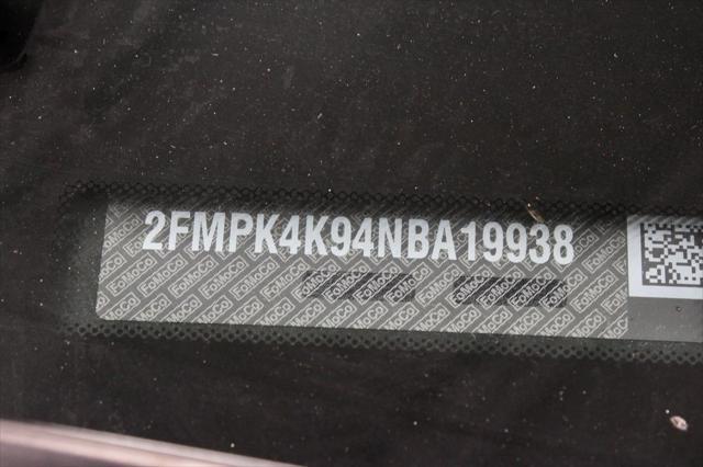 Photo of 2022 Forged Green Metallic Ford Edge