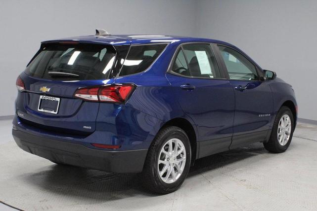 Photo of 2022 Blue Glow Metallic Chevrolet Equinox