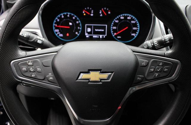 Photo of 2022 Blue Glow Metallic Chevrolet Equinox
