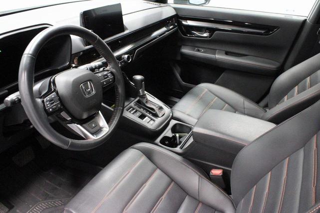 Photo of 2023 Platinum White Pearl Honda CR-V Hybrid