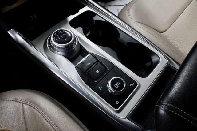 Photo of 2023 Oxford White Ford Explorer