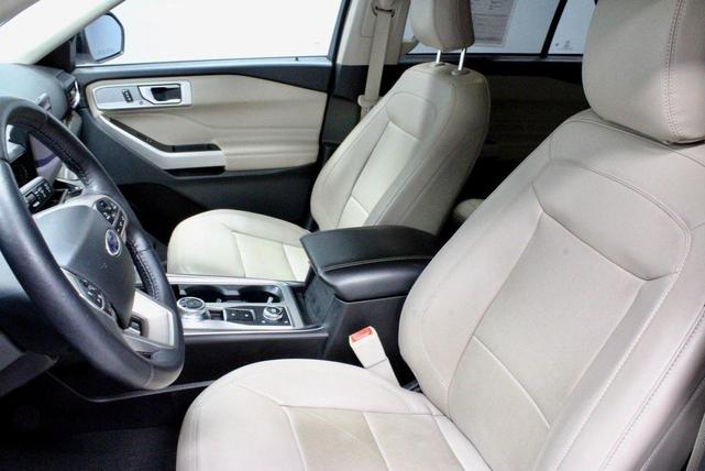 Photo of 2023 Oxford White Ford Explorer
