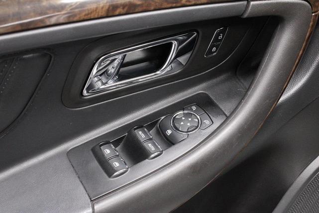 Photo of 2016 Ingot Silver Metallic Ford Taurus