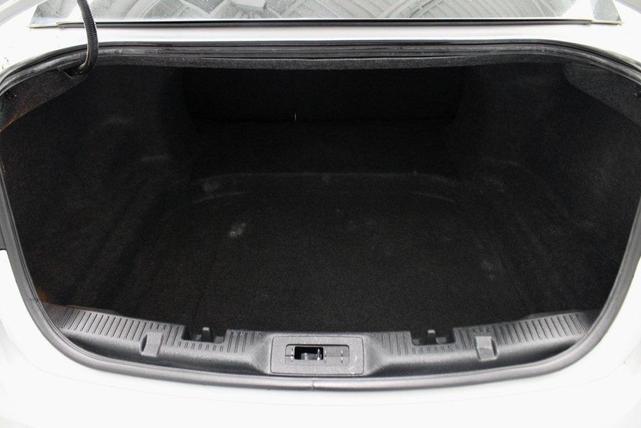 Photo of 2016 Ingot Silver Metallic Ford Taurus