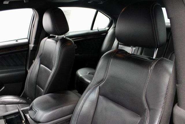 Photo of 2016 Ingot Silver Metallic Ford Taurus