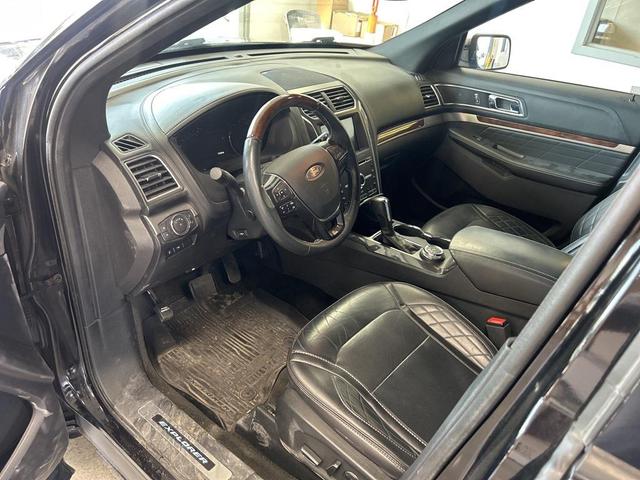 Photo of 2018 Shadow Black Ford Explorer