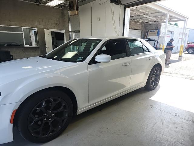 2019 Chrysler 300