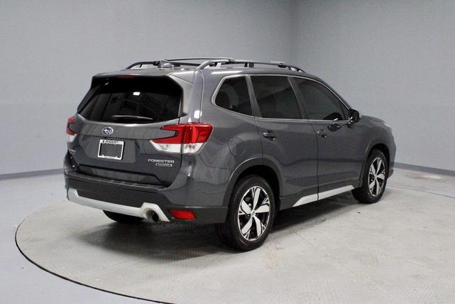 Photo of 2020 Magnetite Gray Metallic Subaru Forester