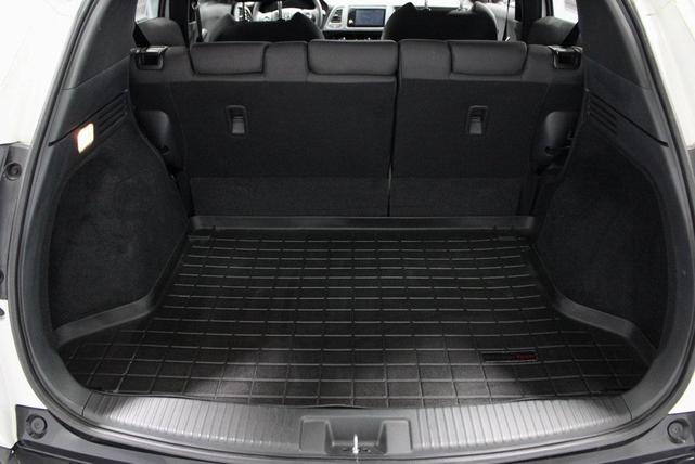 Photo of 2022 Platinum White Pearl Honda HR-V