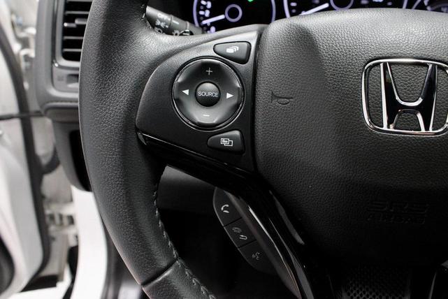 Photo of 2022 Platinum White Pearl Honda HR-V