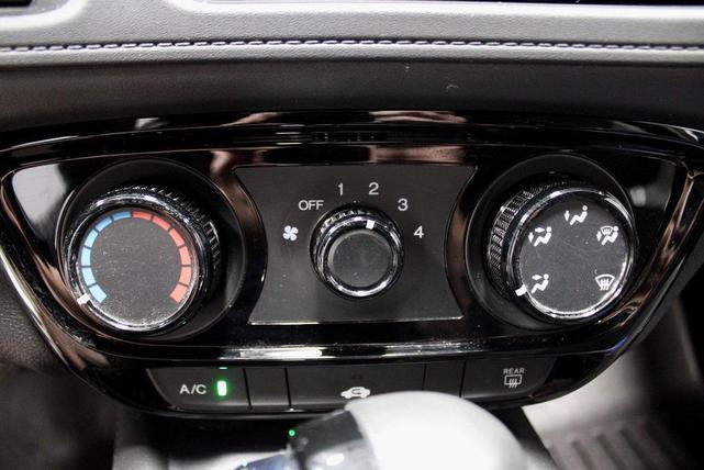 Photo of 2022 Platinum White Pearl Honda HR-V