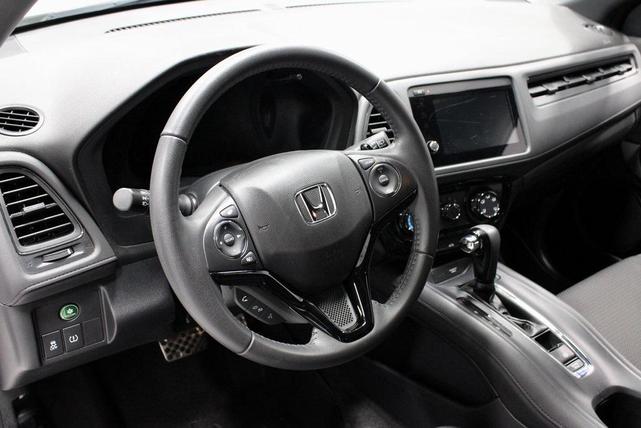 Photo of 2022 Platinum White Pearl Honda HR-V