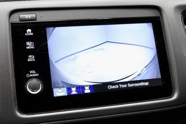 Photo of 2022 Platinum White Pearl Honda HR-V