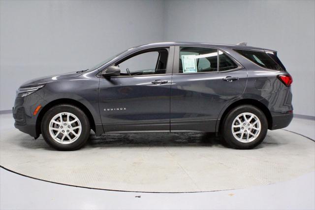 Photo of 2022 Iron Gray Metallic Chevrolet Equinox
