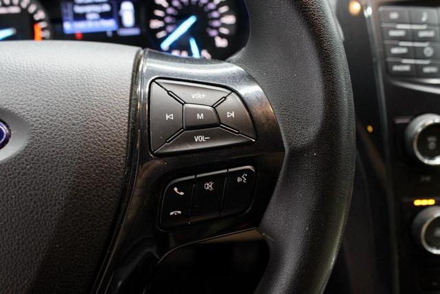 Photo of 2017 Oxford White Ford Explorer