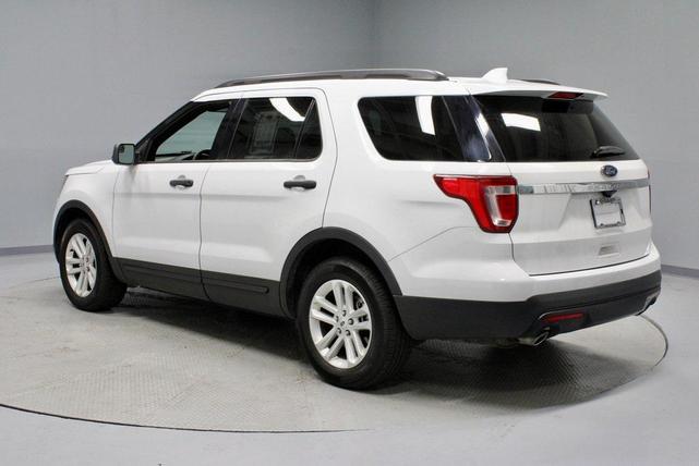 Photo of 2017 Oxford White Ford Explorer