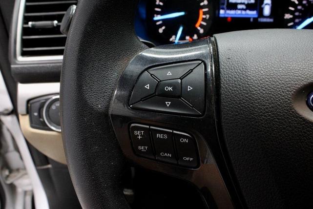 Photo of 2017 Oxford White Ford Explorer