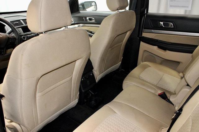 Photo of 2017 Oxford White Ford Explorer