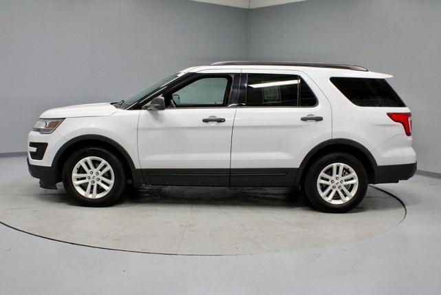 Photo of 2017 Oxford White Ford Explorer