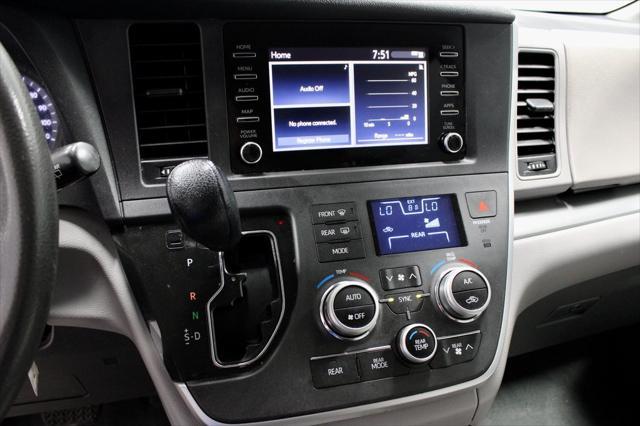 Photo of 2020 Celestial Silver Metallic Toyota Sienna