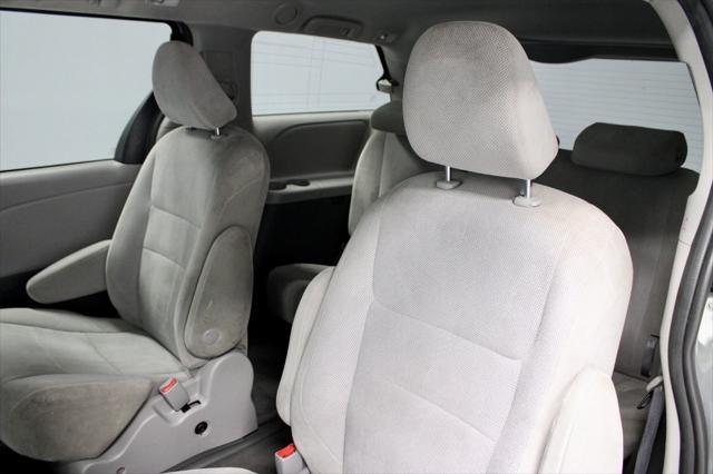 Photo of 2020 Celestial Silver Metallic Toyota Sienna