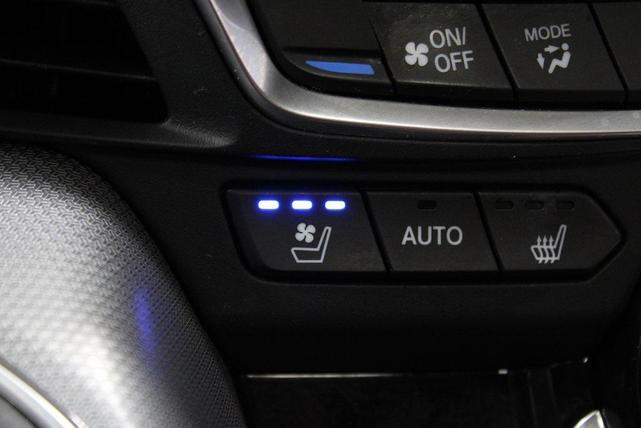 Photo of 2023 Platinum White Pearl Acura TLX