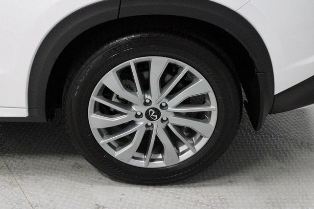 Photo of 2024 Lunar White INFINITI QX50